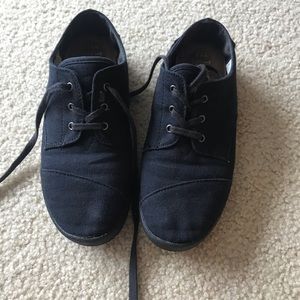Toms sneakers
